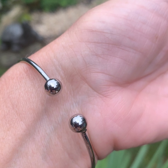 New Crystal Guitar Bracelet - Picture 4 of 8